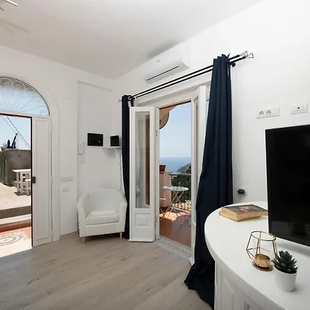 Apartment Venere House -balcony & Seaview